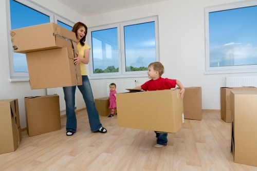 Questions and planning for a moving van booking in Kenley