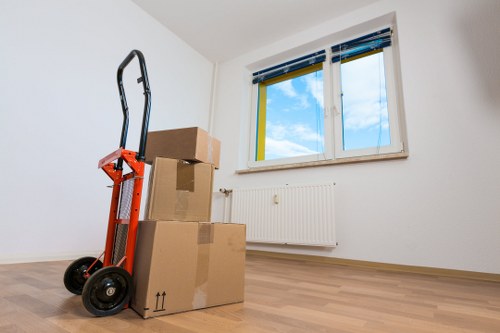 Local moving vehicle suitable for furniture transport in Kenley